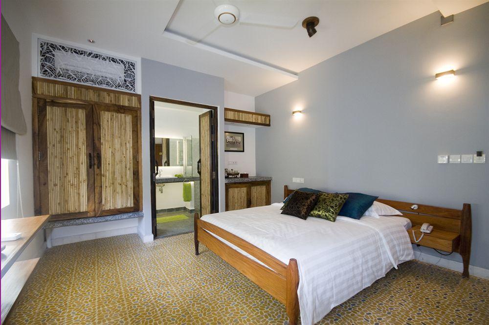 The Sangkum Hotel Phnom Penh Exterior photo