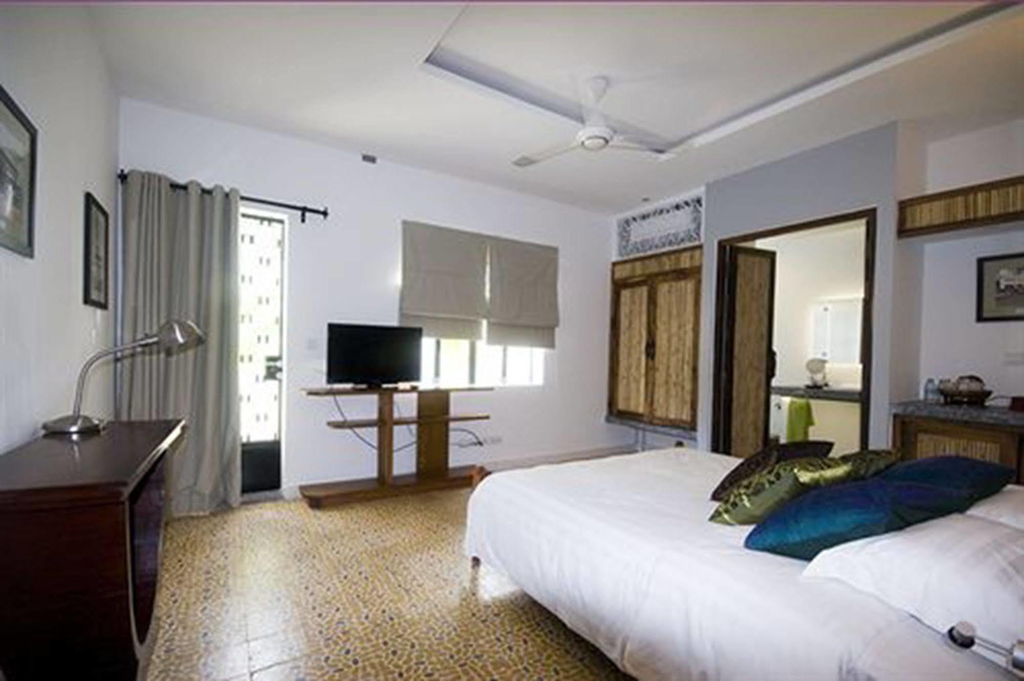The Sangkum Hotel Phnom Penh Exterior photo